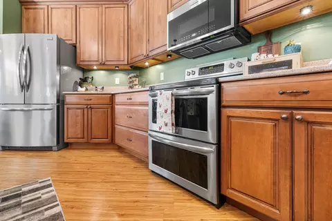 Kitchen - 8661 E Center St, Okeechobee, FL 34974 photo 4 of 8
