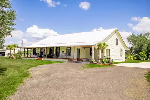 Exterior - 8661 E Center St, Okeechobee, FL 34974 photo 3 of 28