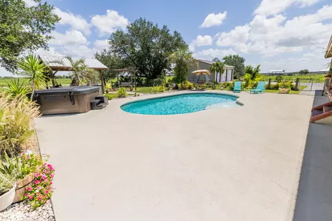Exterior - 8661 E Center St, Okeechobee, FL 34974 photo 14 of 28