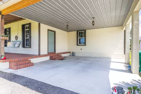 Exterior - 8661 E Center St, Okeechobee, FL 34974 photo 6 of 28