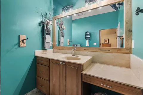 Bath - 8661 E Center St, Okeechobee, FL 34974 photo 5 of 7