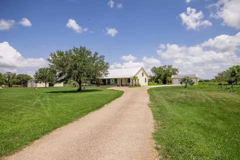 Exterior - 8661 E Center St, Okeechobee, FL 34974 photo 25 of 28