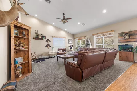 Living - 8661 E Center St, Okeechobee, FL 34974 photo 3 of 4