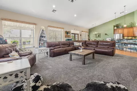 Living - 8661 E Center St, Okeechobee, FL 34974 photo 1 of 4