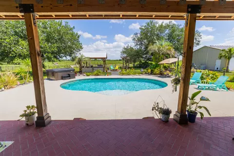 Exterior - 8661 E Center St, Okeechobee, FL 34974 photo 11 of 28