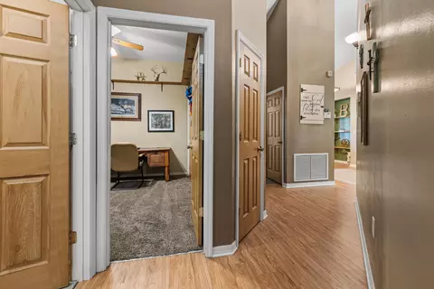 Entry Way - 8661 E Center St, Okeechobee, FL 34974 photo 4 of 4