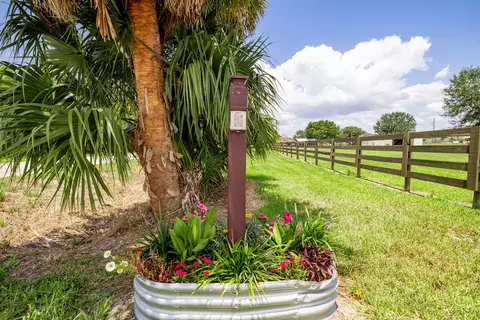 View/Area - 8661 E Center St, Okeechobee, FL 34974 photo 1 of 9