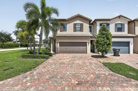 8245 Cadre Noir Rd, Lake Worth, FL 33467