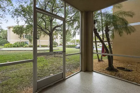 6434 Emerald Dunes Dr #104, West Palm Beach, FL 33411