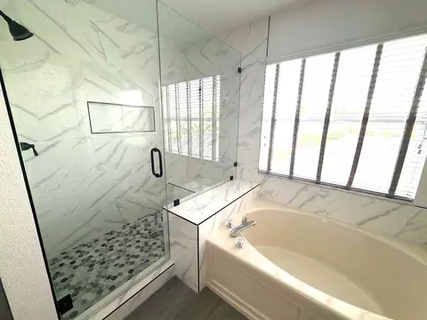 Bath - 10735 Eveningwood Ct, Trinity, FL 34655 photo 6 of 9