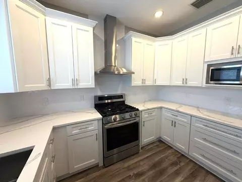 Kitchen - 10735 Eveningwood Ct, Trinity, FL 34655 photo 4 of 6