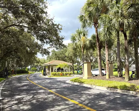 View/Area - 10735 Eveningwood Ct, Trinity, FL 34655 photo 2 of 4