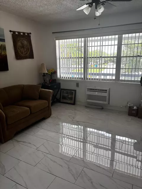 237 Northampton L, West Palm Beach, FL 33417