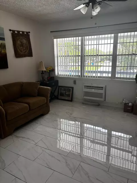 237 Northampton L, West Palm Beach, FL 33417