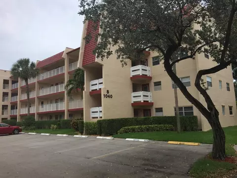 1040 Country Club Dr #306, Margate, FL 33063