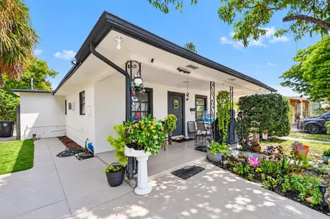 1020 S K St, Lake Worth Beach, FL 33460