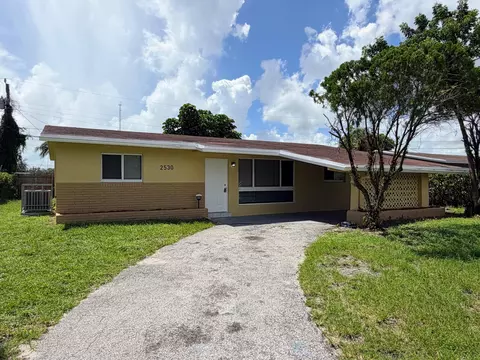 2530 NW 26th Ct, Oakland Park, FL 33311