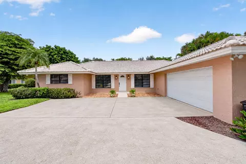 4441 Saint Andrews Dr, Boynton Beach, FL 33436