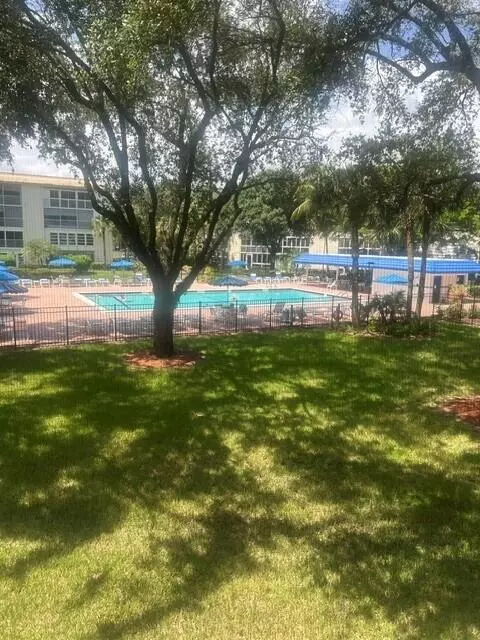 2303 Lucaya Ln #L-2, Coconut Creek, FL 33066