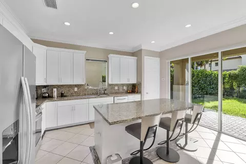 8031 NW 125th Ter, Parkland, FL 33076