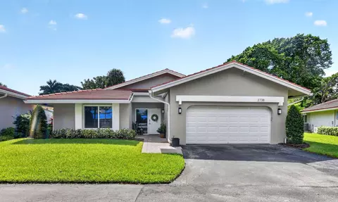 2738 Deer Creek Kelly Brooke Ln, Deerfield Beach, FL 33442