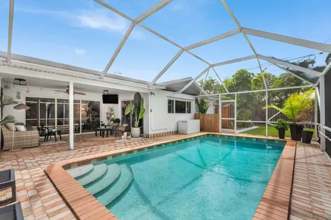 Exterior - 317 Daly Rd, Tequesta, FL 33469 photo 3 of 12