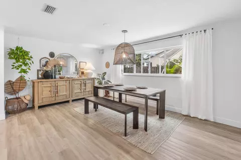 Dining - 317 Daly Rd, Tequesta, FL 33469 photo 1 of 2