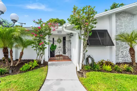 Exterior - 317 Daly Rd, Tequesta, FL 33469 photo 4 of 12