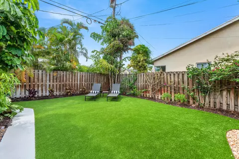 Exterior - 317 Daly Rd, Tequesta, FL 33469 photo 8 of 12