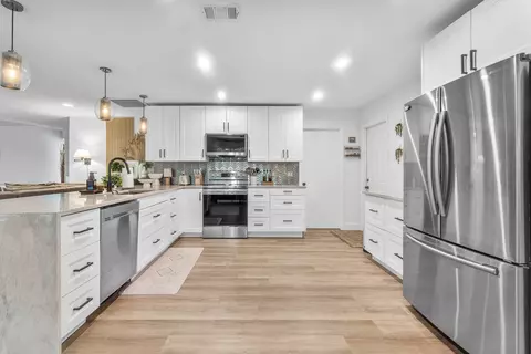 Kitchen - 317 Daly Rd, Tequesta, FL 33469 photo 4 of 4