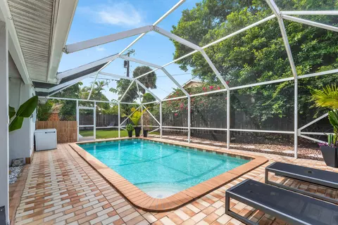 Exterior - 317 Daly Rd, Tequesta, FL 33469 photo 10 of 12