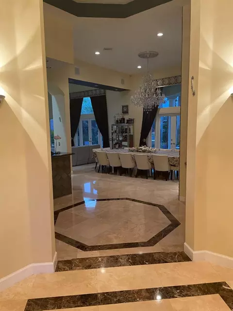 5532 Estate Oak Cir, Fort Lauderdale, FL 33312