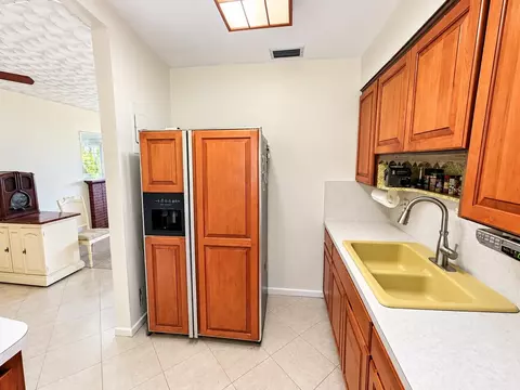 Kitchen - 110 SE 3rd Ave, Boynton Beach, FL 33435 photo 3 of 3