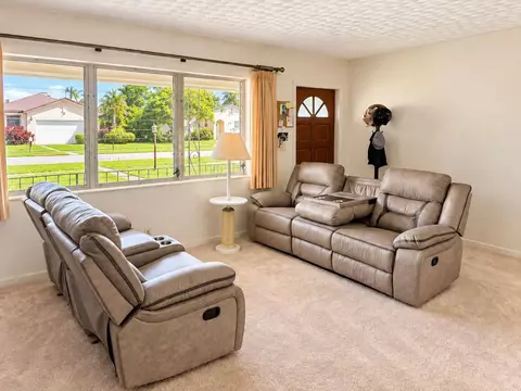 Living - 110 SE 3rd Ave, Boynton Beach, FL 33435 photo 1 of 6