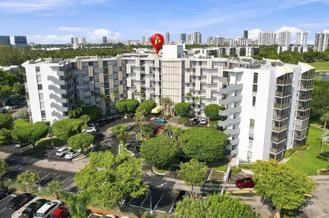 20400 W Country Club Dr #609, Aventura, FL 33180