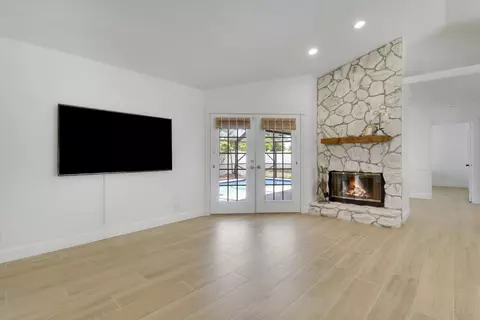 Living - 6208 Michael St, Jupiter, FL 33458 photo 2 of 7
