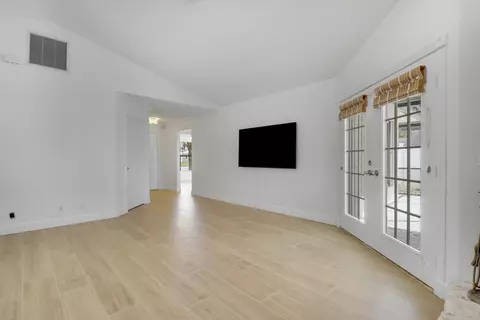 Living - 6208 Michael St, Jupiter, FL 33458 photo 3 of 7