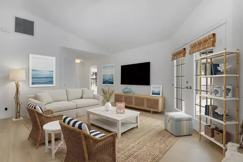 Living - 6208 Michael St, Jupiter, FL 33458 photo 4 of 7