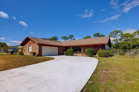 543 SE Greenway Ter, Port Saint Lucie, FL 34983