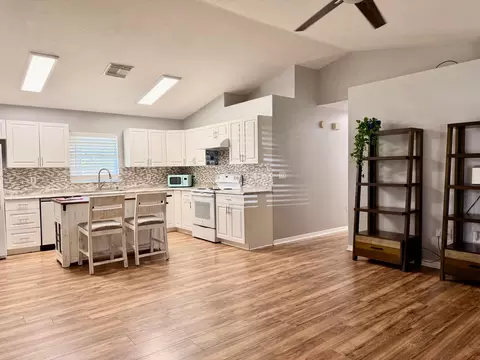 Kitchen - 3307 SW 17th St, Okeechobee, FL 34974 photo 3 of 4