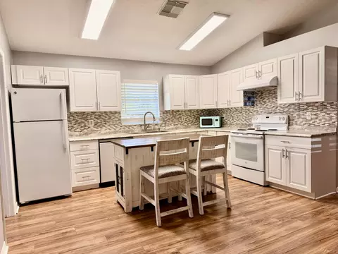 Kitchen - 3307 SW 17th St, Okeechobee, FL 34974 photo 1 of 4
