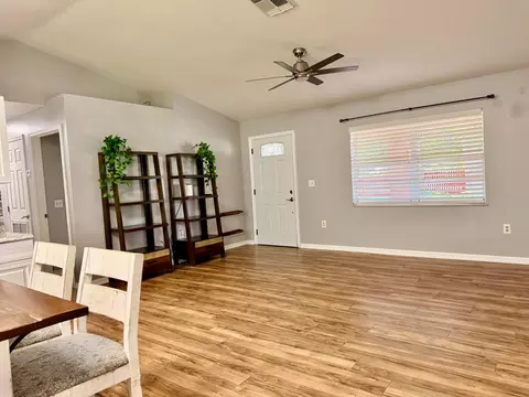 Living - 3307 SW 17th St, Okeechobee, FL 34974 photo 2 of 2