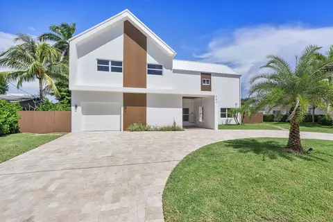 303 SW 14th Pl, Boca Raton, FL 33432