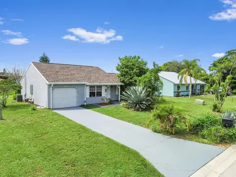 1549 SE South Balcourt, Port Saint Lucie, FL 34952