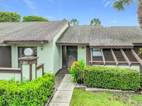 281 Amber Ct, Royal Palm Beach, FL 33411