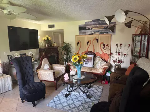 58 Woodland Dr #102, Vero Beach, FL 32962