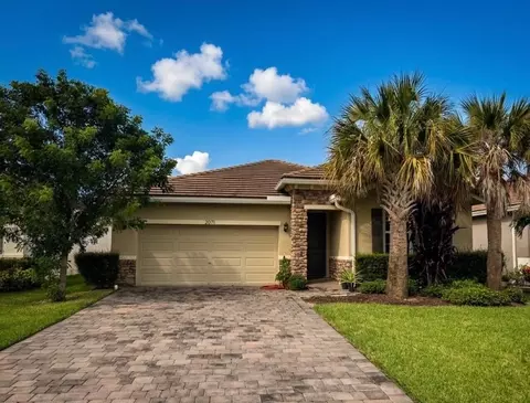 2071 NW Golden Oak Trl, Jensen Beach, FL 34957