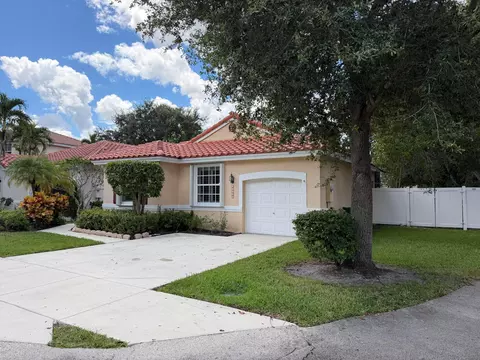 15298 SW 49th St, Davie, FL 33331