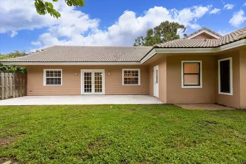 Exterior - 101 Timber Ln, Jupiter, FL 33458 photo 9 of 13