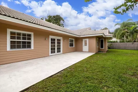 Exterior - 101 Timber Ln, Jupiter, FL 33458 photo 8 of 13
